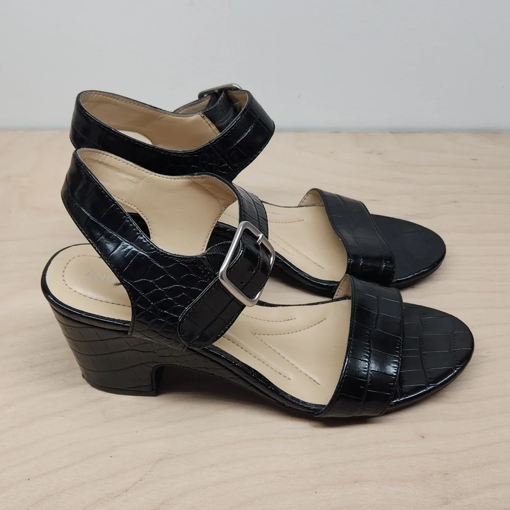 Andrew Geller Burbank Black Crocodile Sandals Platforms Buckle Women's Sz 8 1/2M